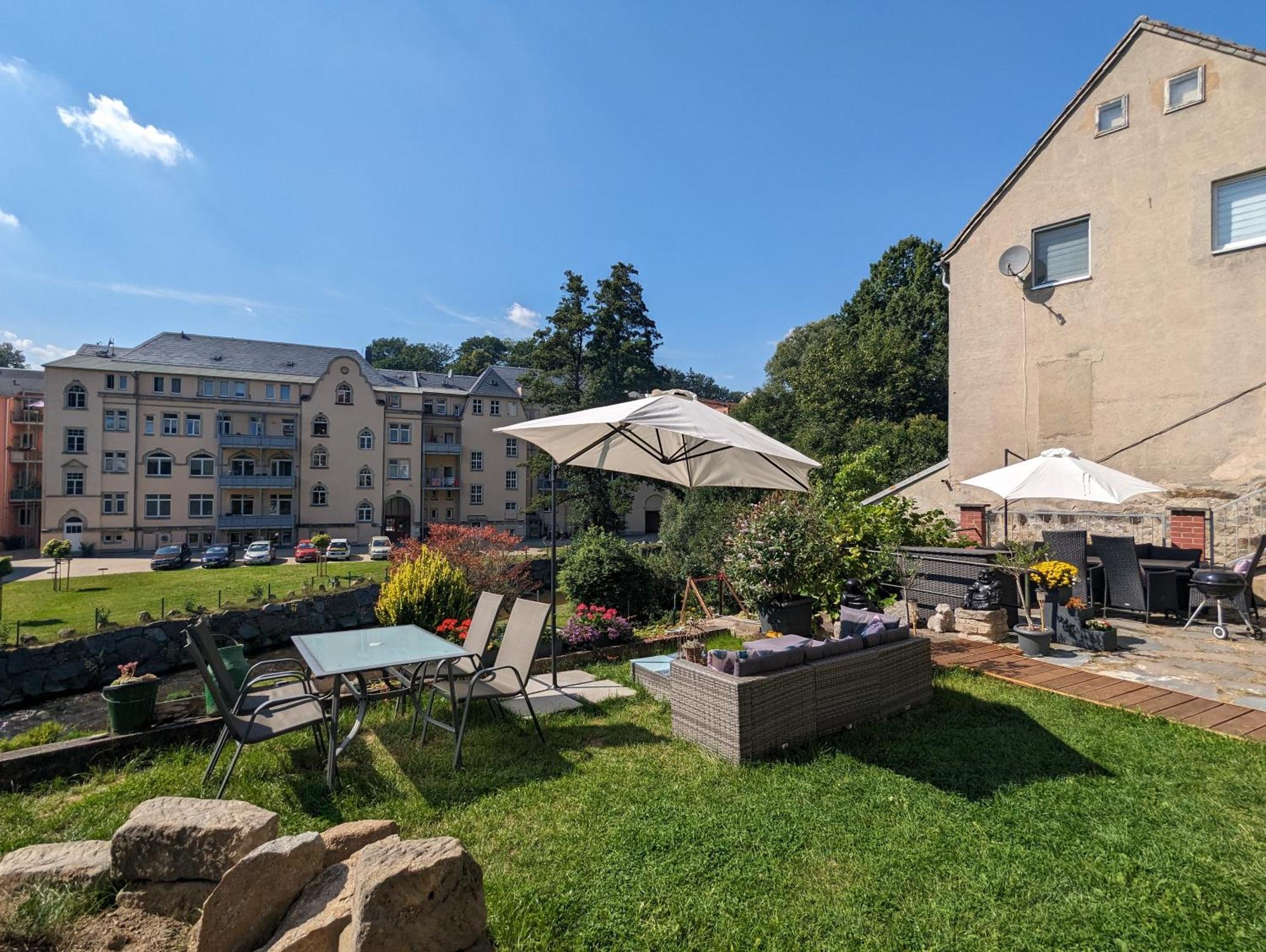 F2 - Urlaubsmagie Sauna, Whirlpool, Pool & Garten Sebnitz Zewnętrze zdjęcie