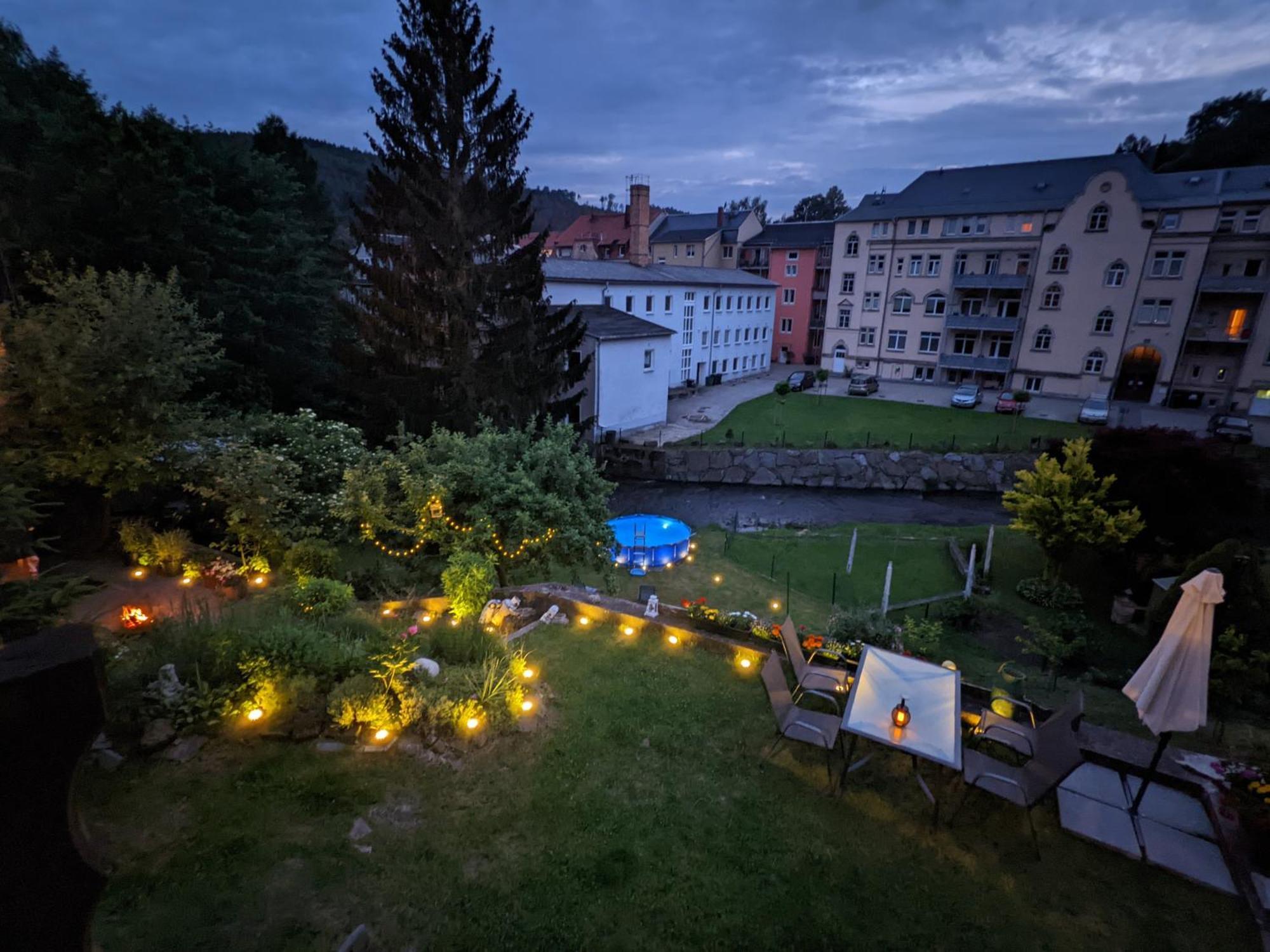 F2 - Urlaubsmagie Sauna, Whirlpool, Pool & Garten Sebnitz Zewnętrze zdjęcie