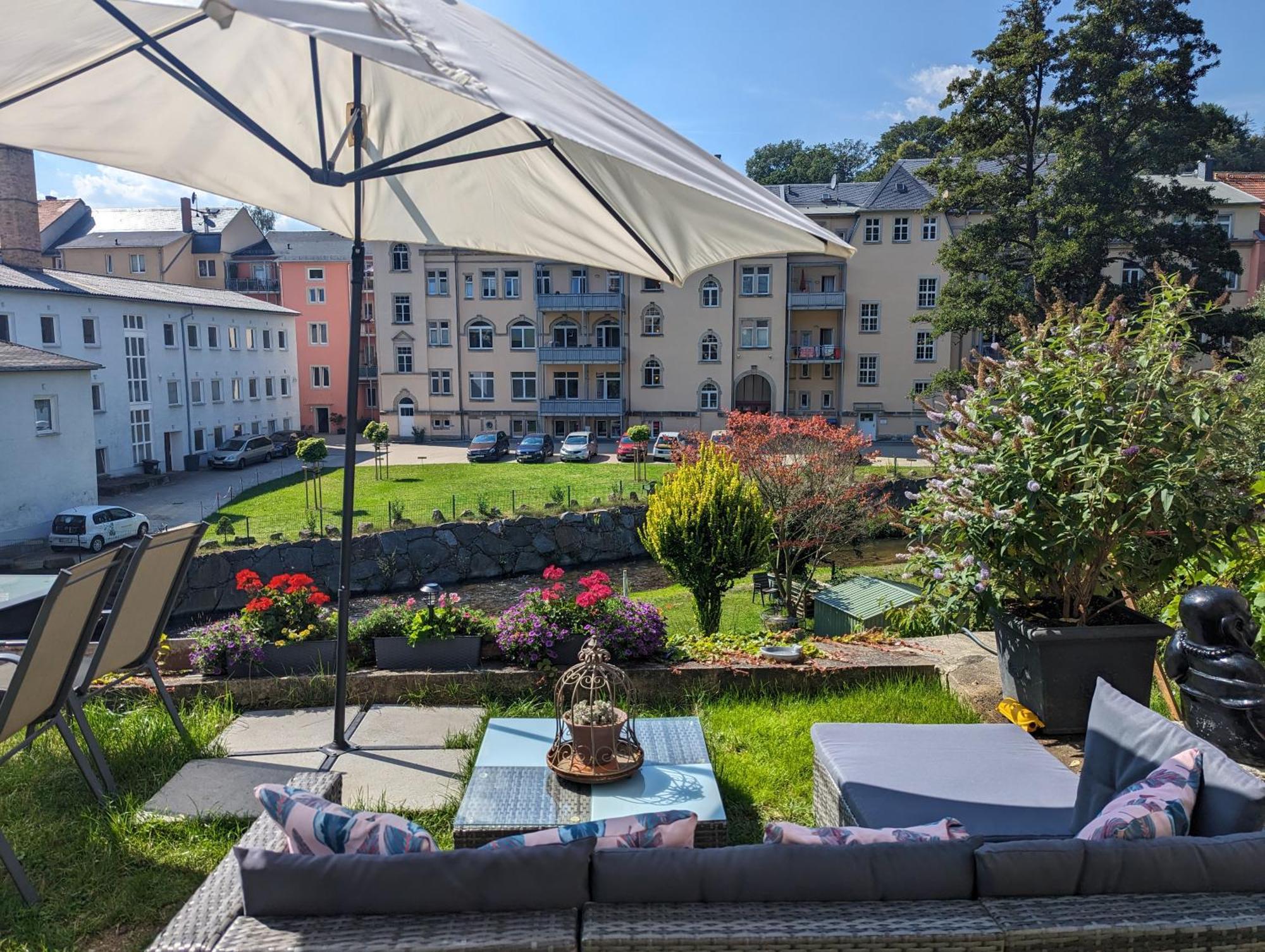F2 - Urlaubsmagie Sauna, Whirlpool, Pool & Garten Sebnitz Zewnętrze zdjęcie