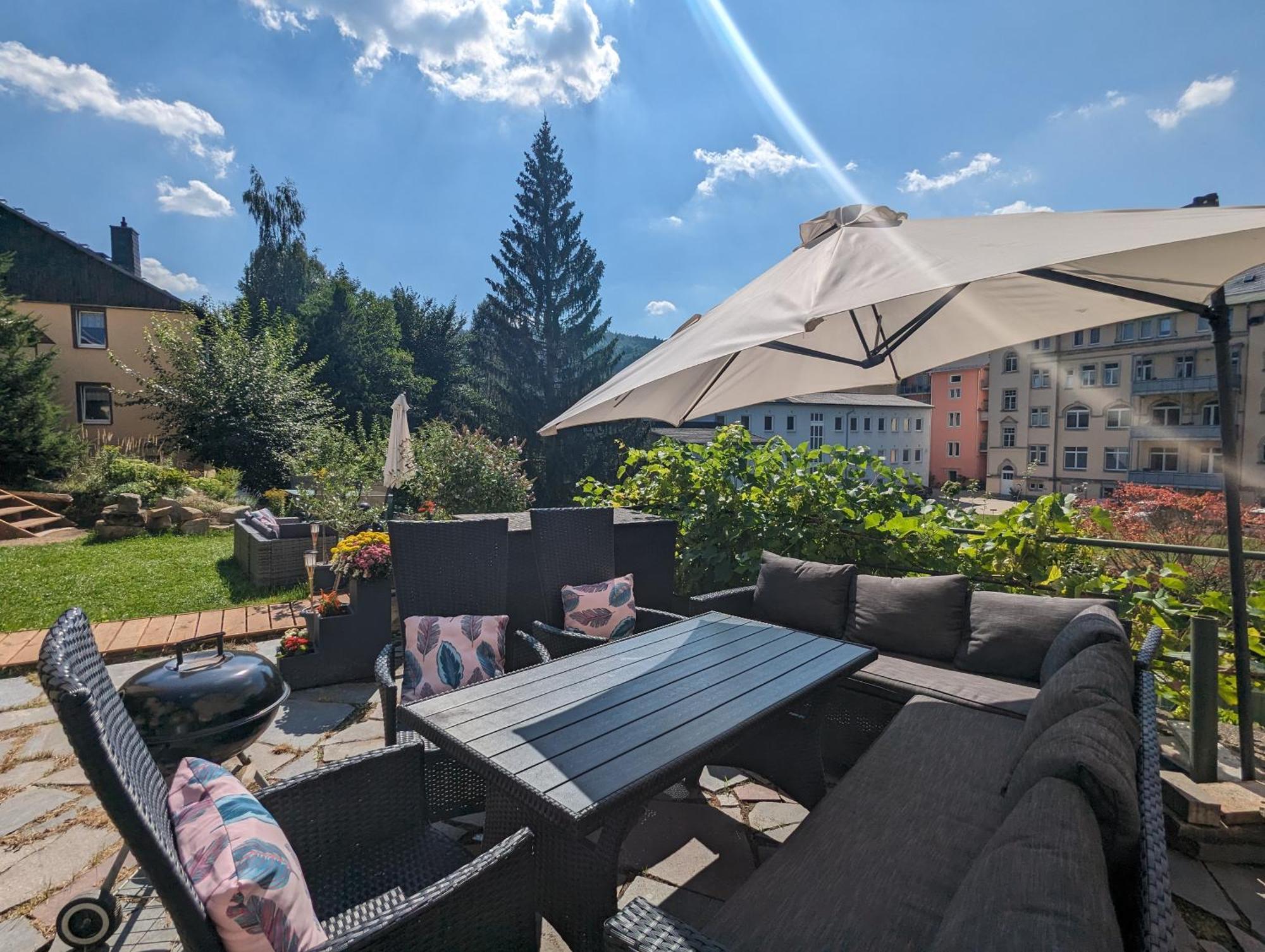 F2 - Urlaubsmagie Sauna, Whirlpool, Pool & Garten Sebnitz Zewnętrze zdjęcie