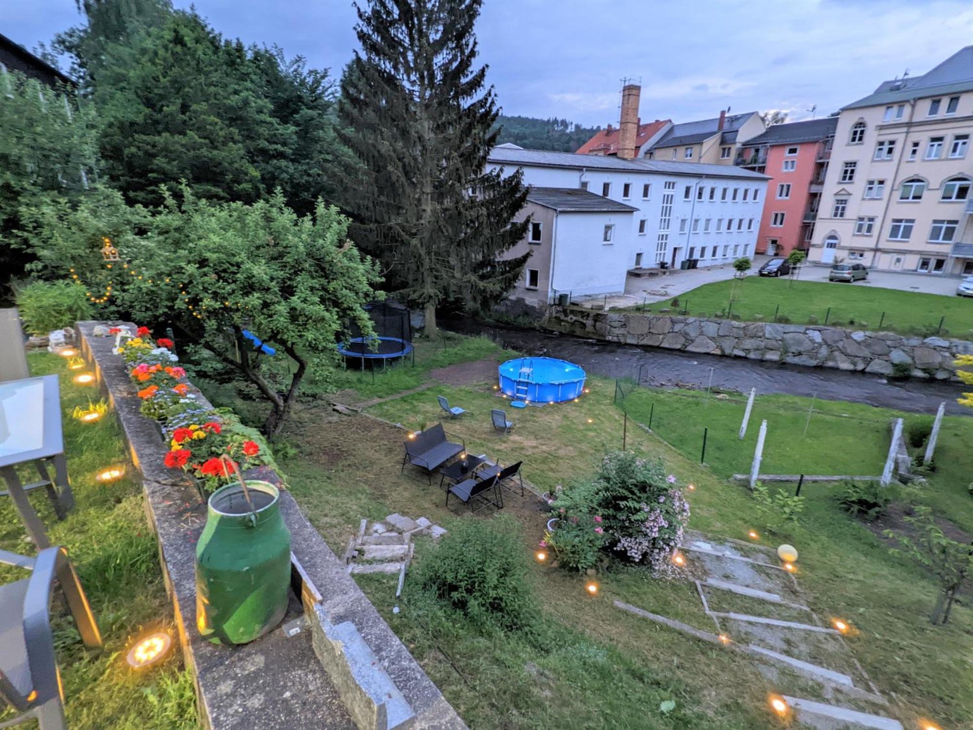 F2 - Urlaubsmagie Sauna, Whirlpool, Pool & Garten Sebnitz Zewnętrze zdjęcie