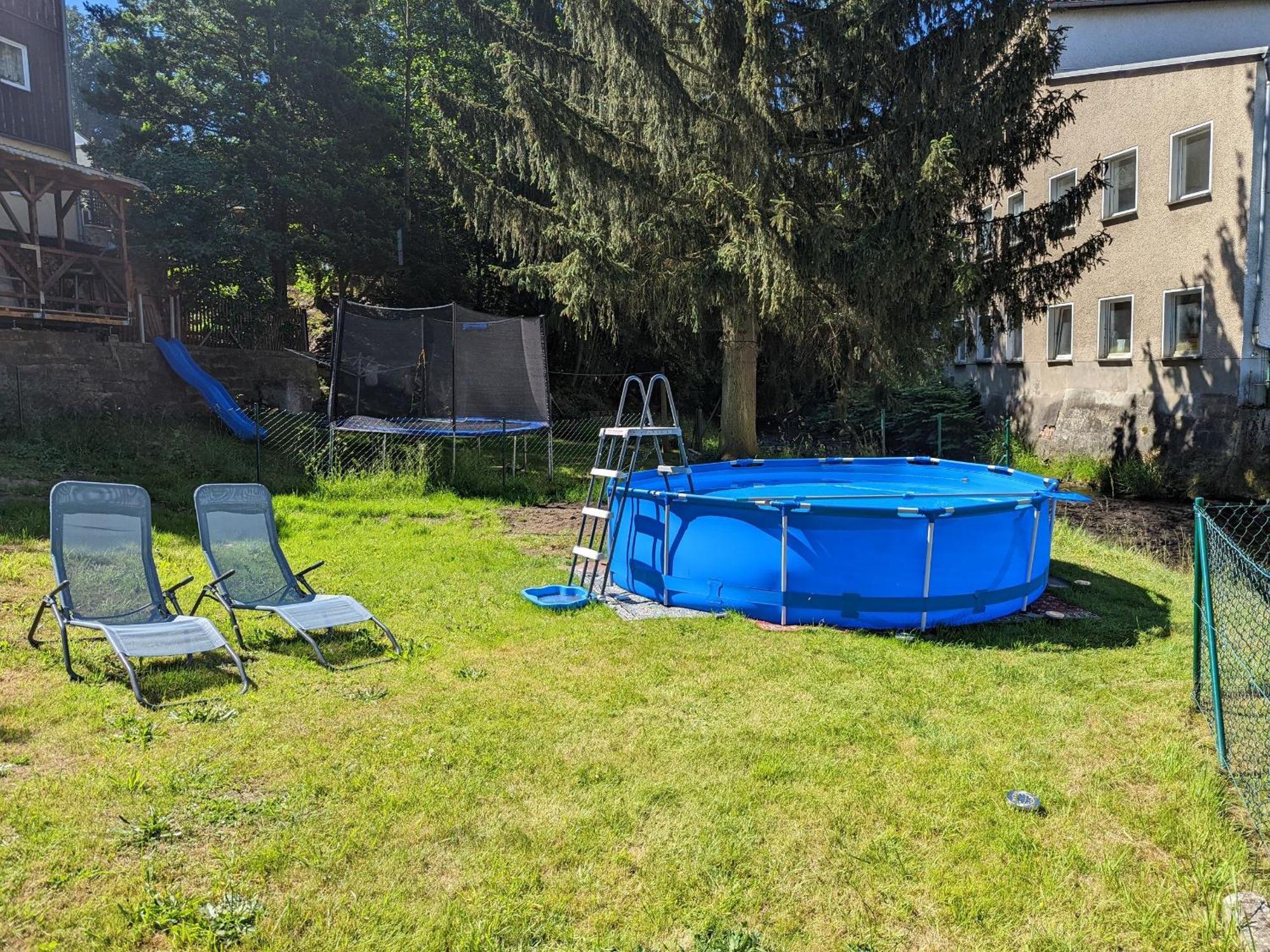 F2 - Urlaubsmagie Sauna, Whirlpool, Pool & Garten Sebnitz Zewnętrze zdjęcie