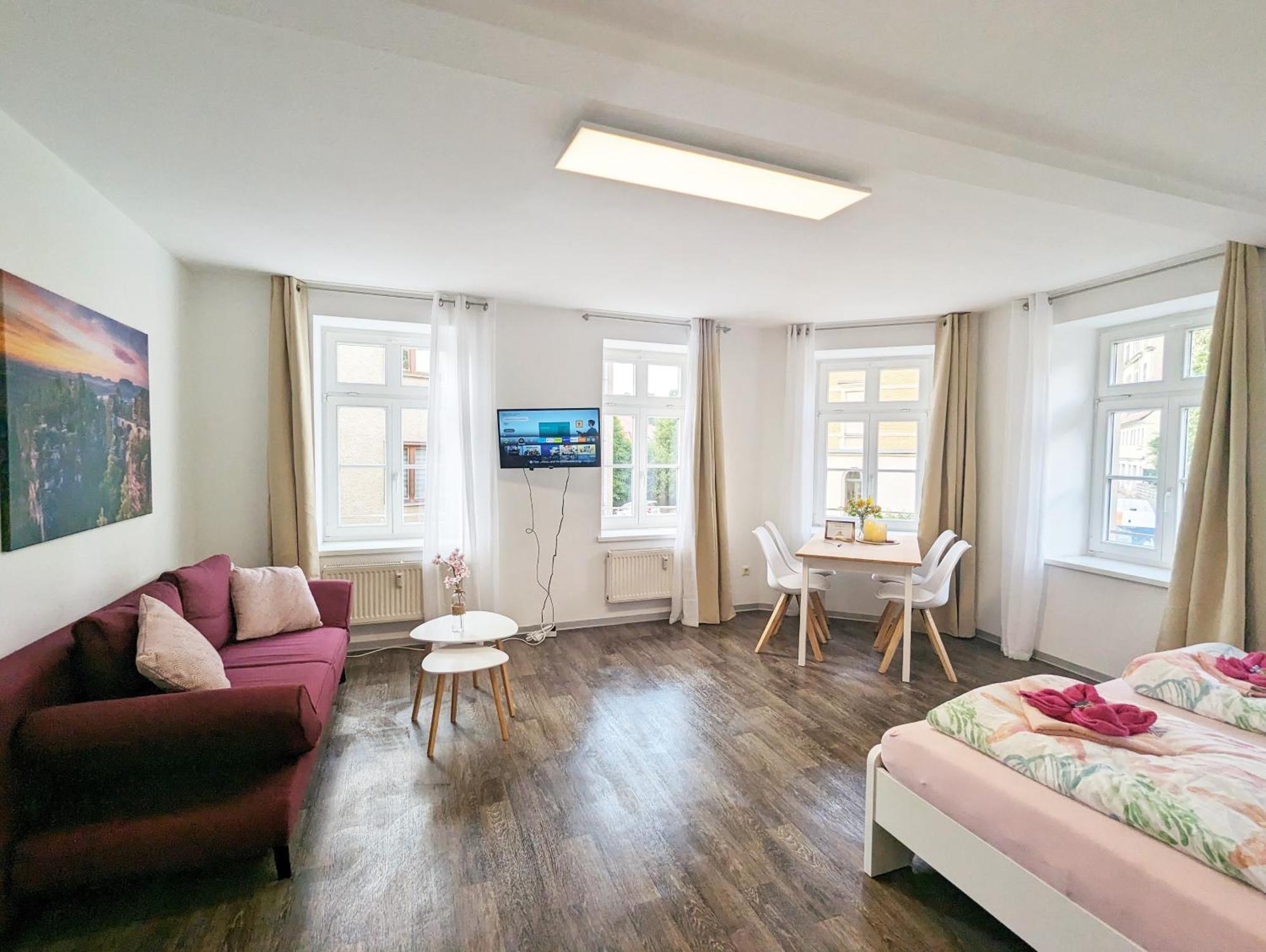 F2 - Urlaubsmagie Sauna, Whirlpool, Pool & Garten Sebnitz Zewnętrze zdjęcie
